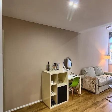 Πανσιόν Urban Luxury